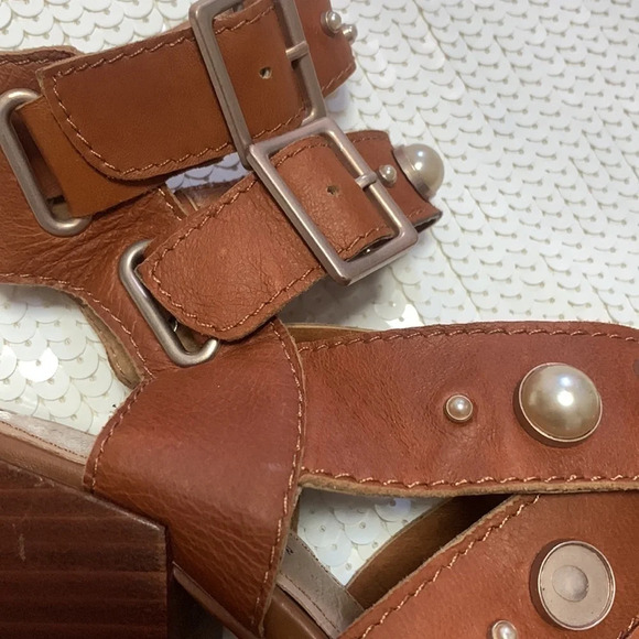 "KDB Block Heel Sandals with Pearl Embellishments:Size 6 1/2. Elegant Footwear!" - Picture 11 of 16